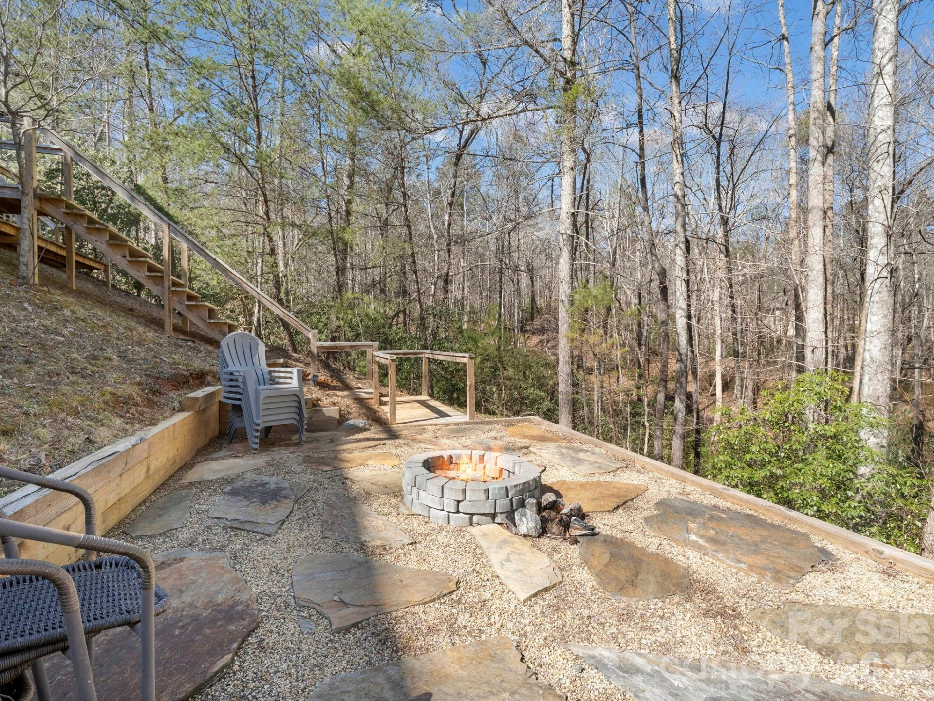 137 Weaver Court - Photo 35