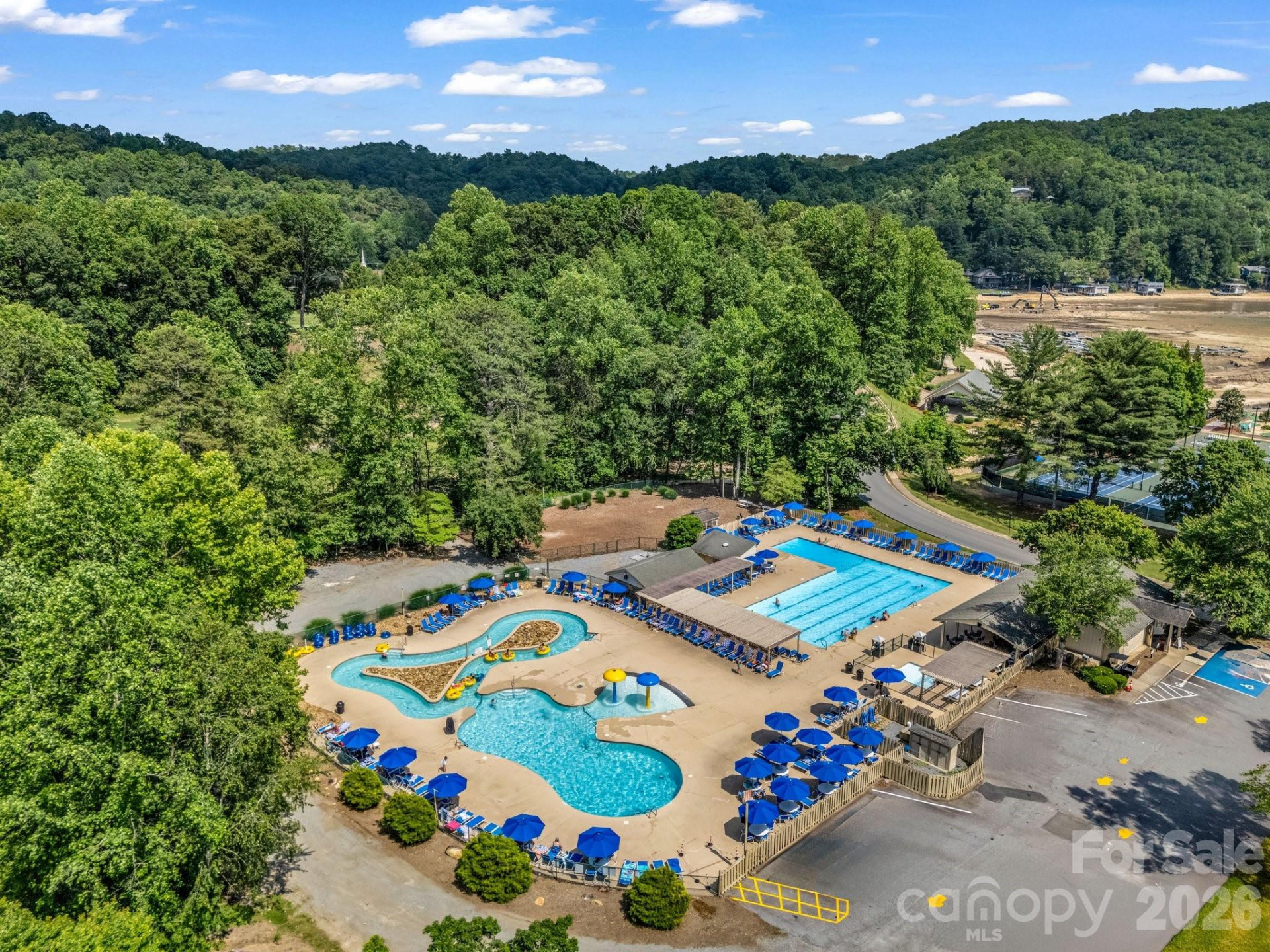 137 Weaver Court - Photo 42