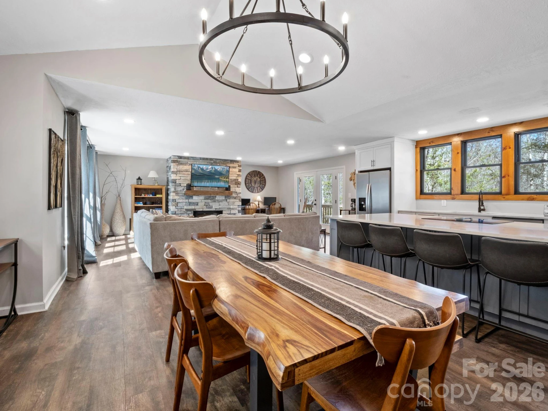 137 Weaver Court - Photo 6