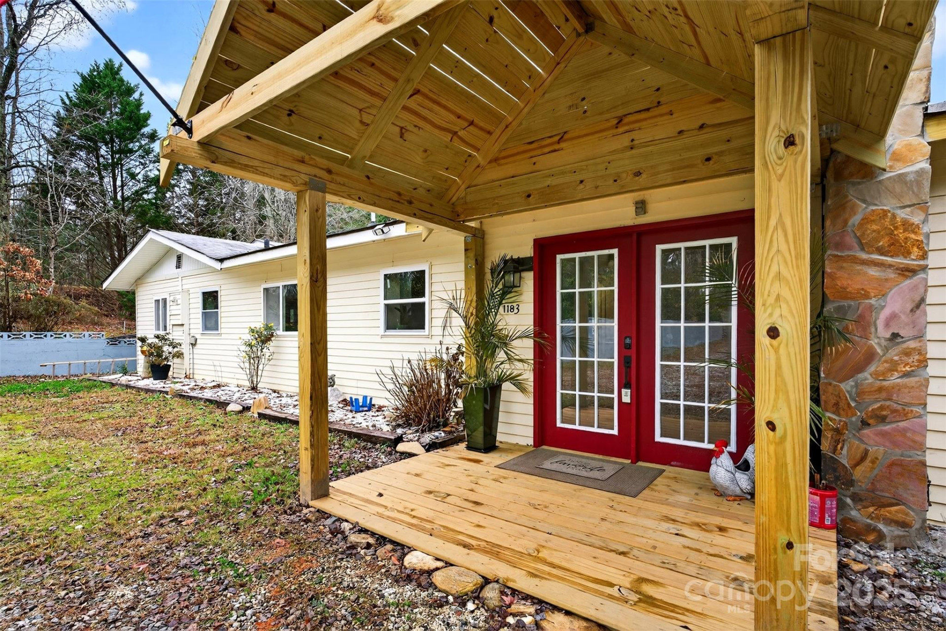 1183 Sandy Plains Road - Photo 4