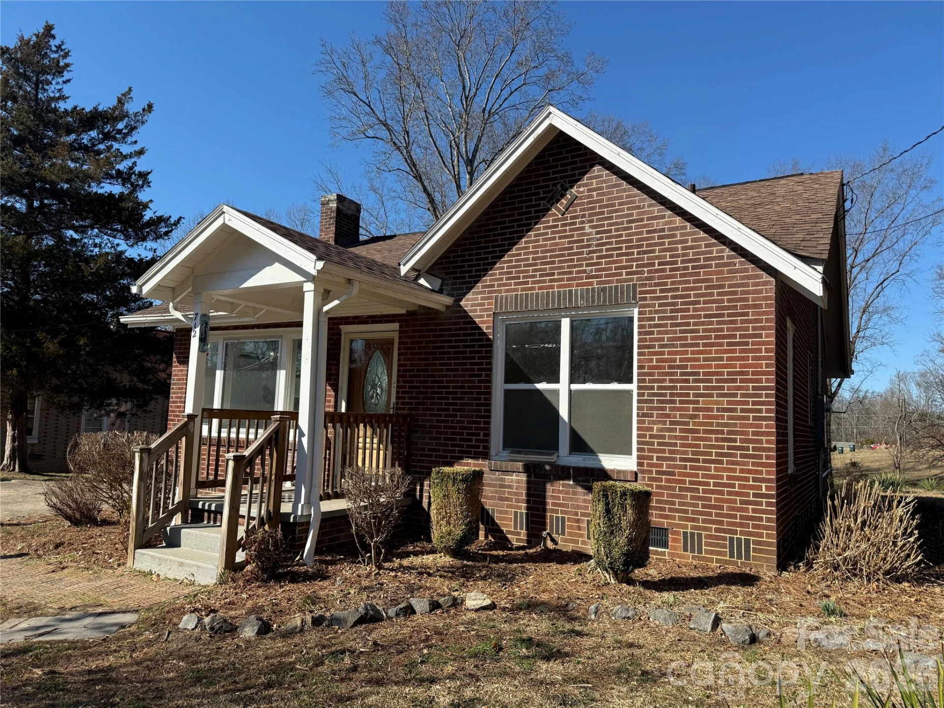 712 Griffin Avenue - Photo 3