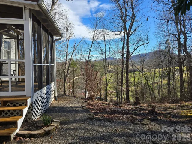129 Oak Trails Pass, Leicester, NC, 28748