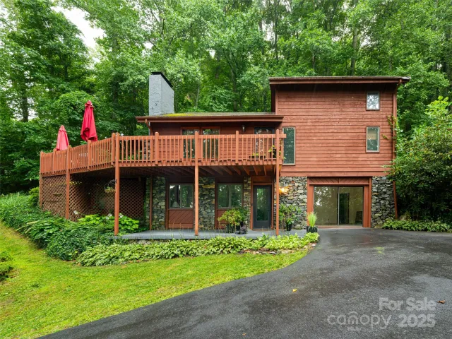 193 Rhododendron Drive