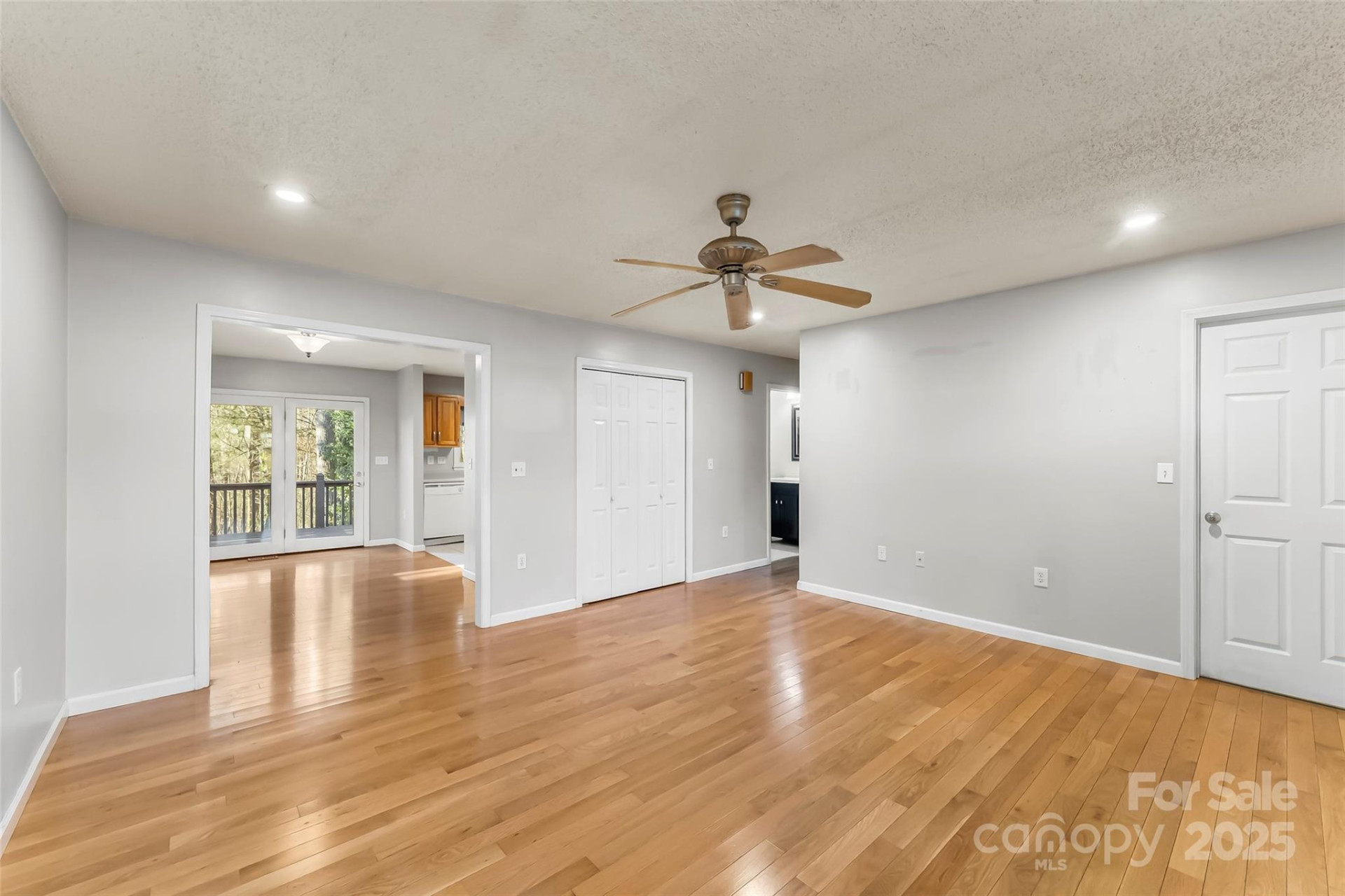 33 Ashwood Drive - Photo 5