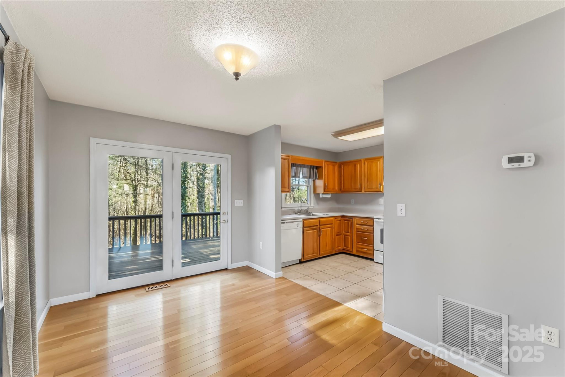 33 Ashwood Drive - Photo 8