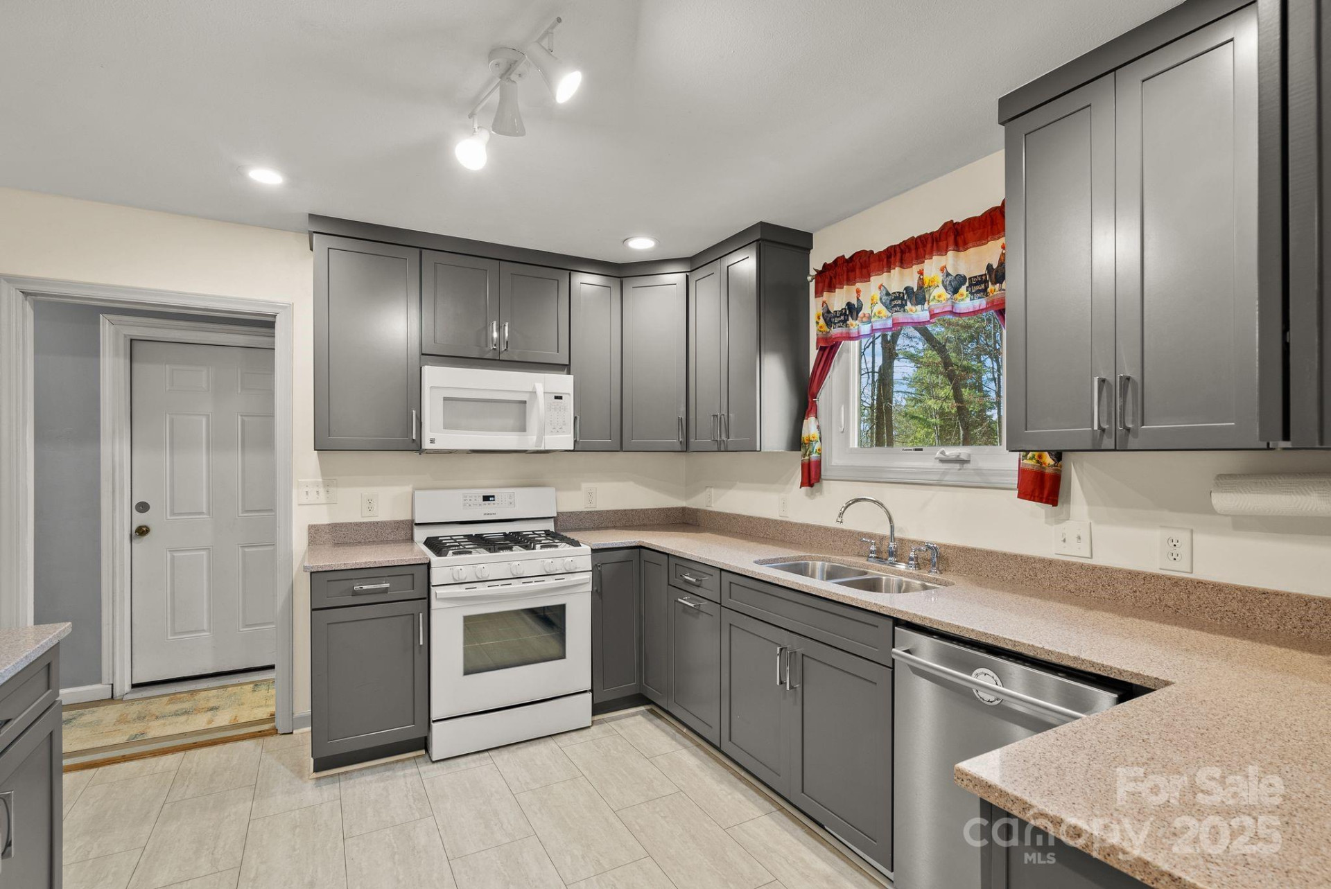 23 Ballantree Drive - Photo 14
