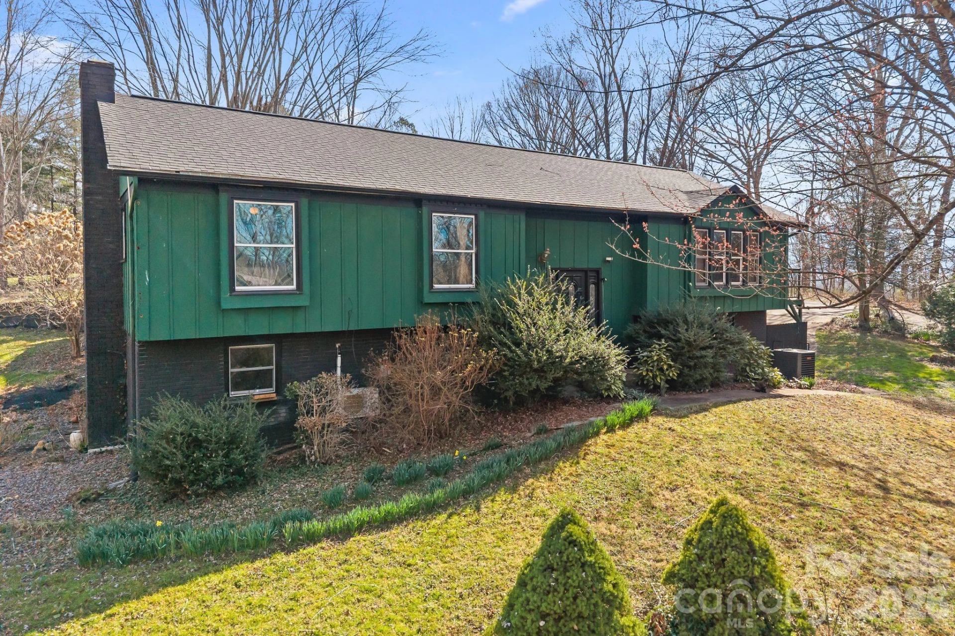 33 Fairfield Drive - Photo 2