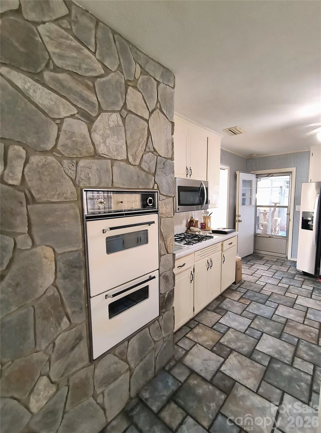 105 Woodlawn Drive - Photo 15