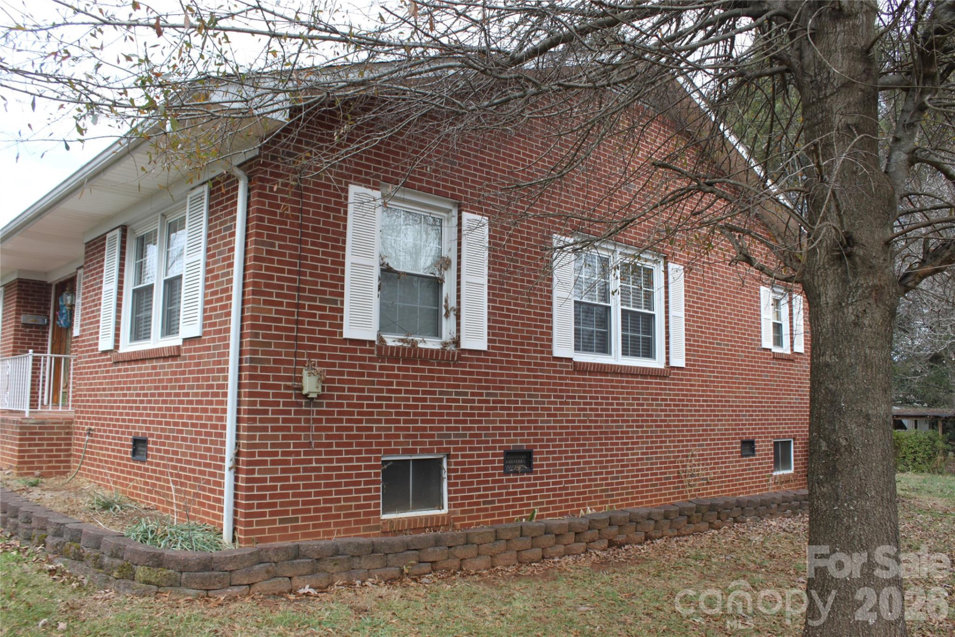 105 Woodlawn Drive - Photo 3