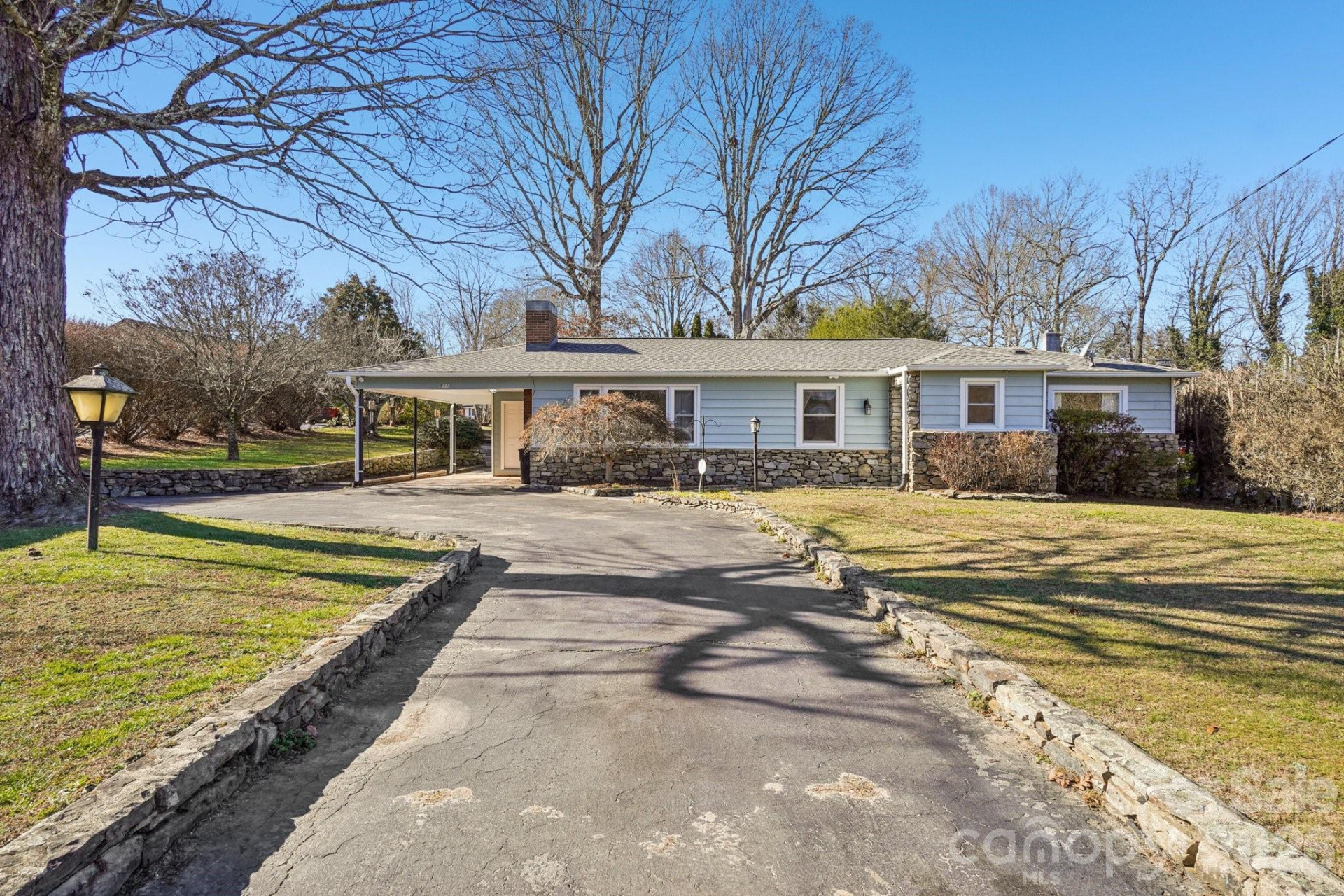 511 Oak Grove Road - Photo 3