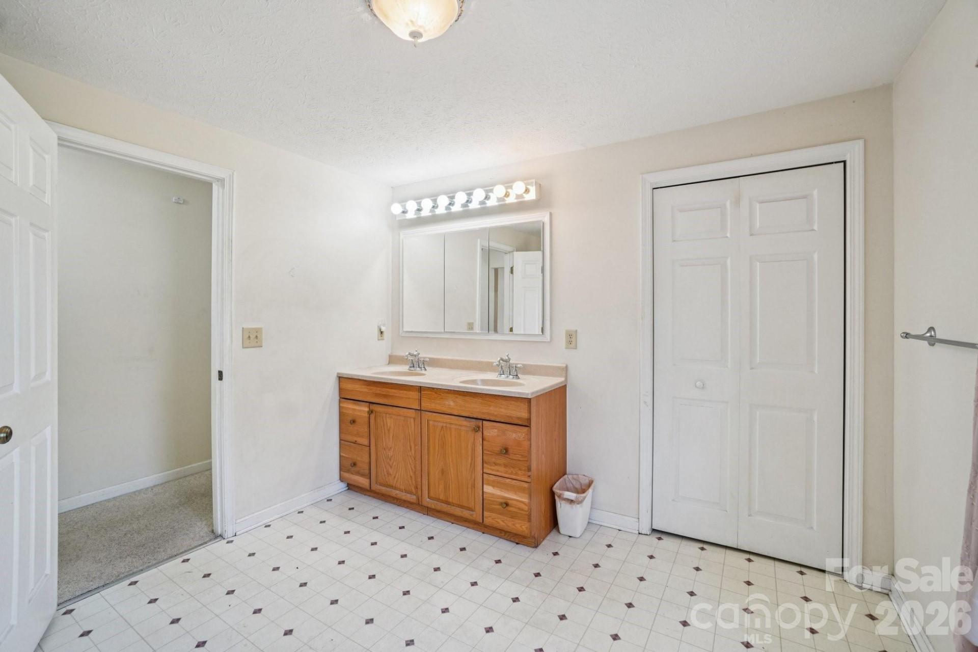 511 Oak Grove Road - Photo 23