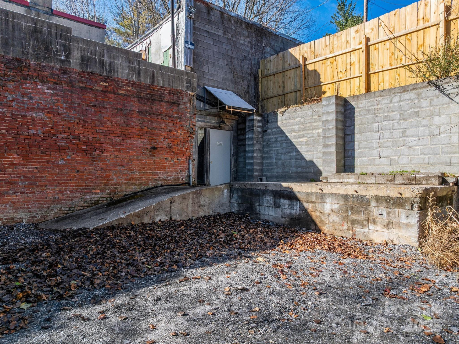 204 Sutton Avenue - Photo 36