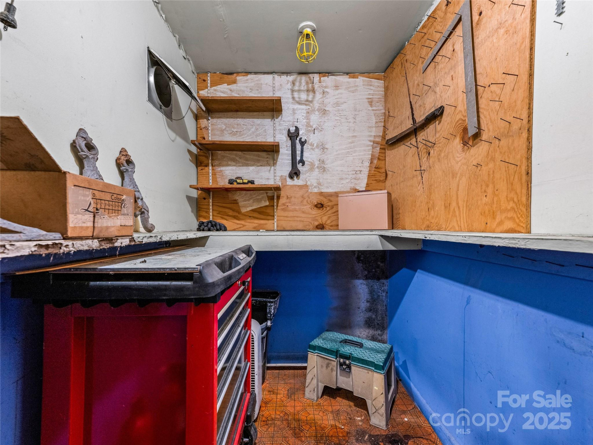 204 Sutton Avenue - Photo 37