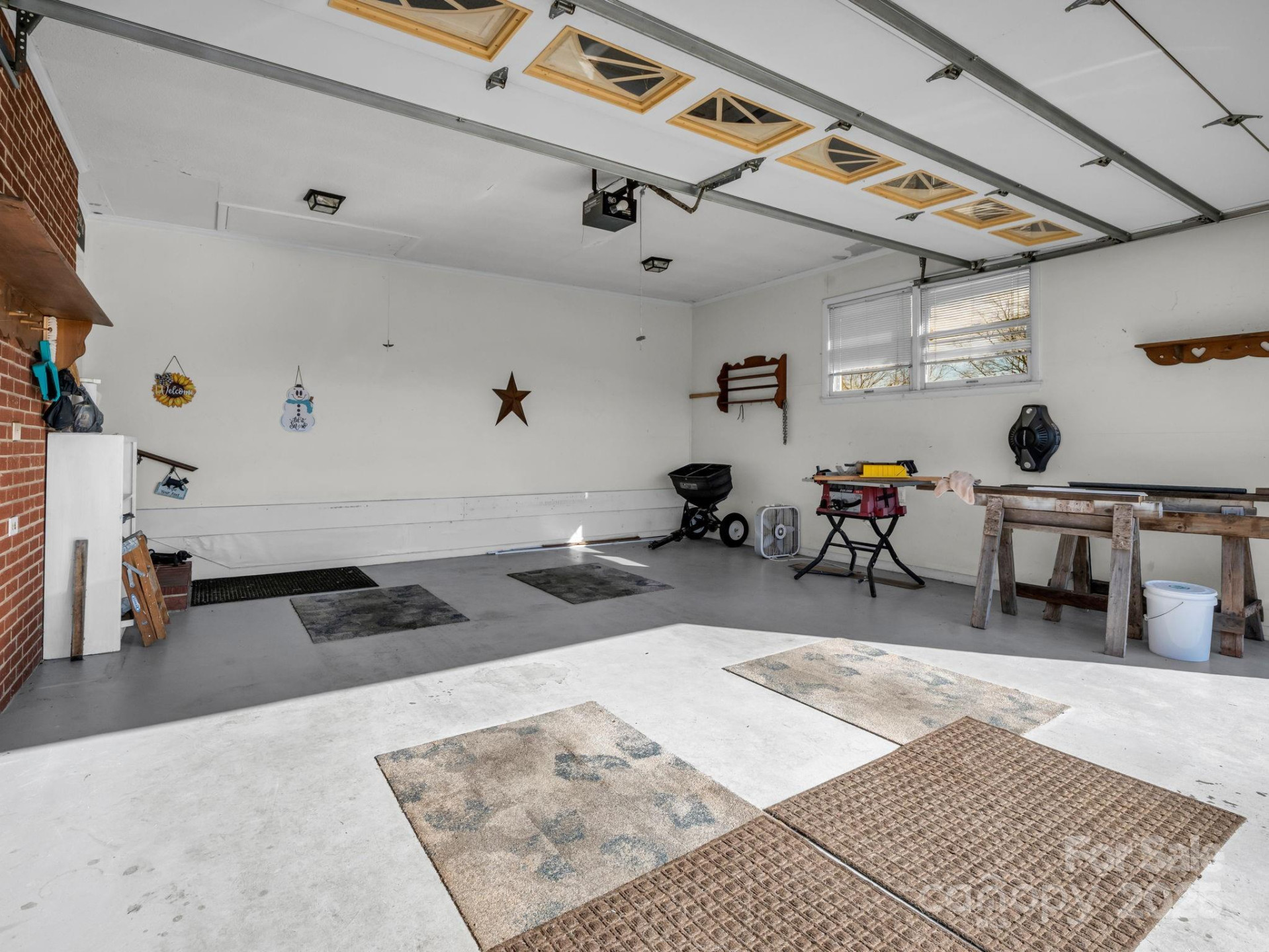 1504 Maple Creek Road - Photo 2