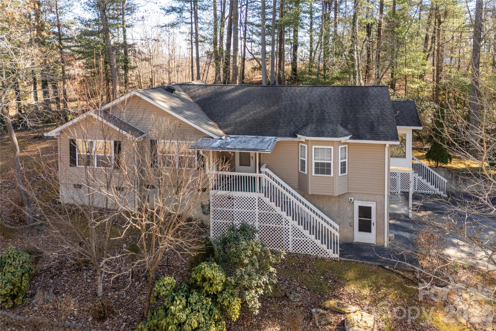 135 Reservoir Drive - Photo 2