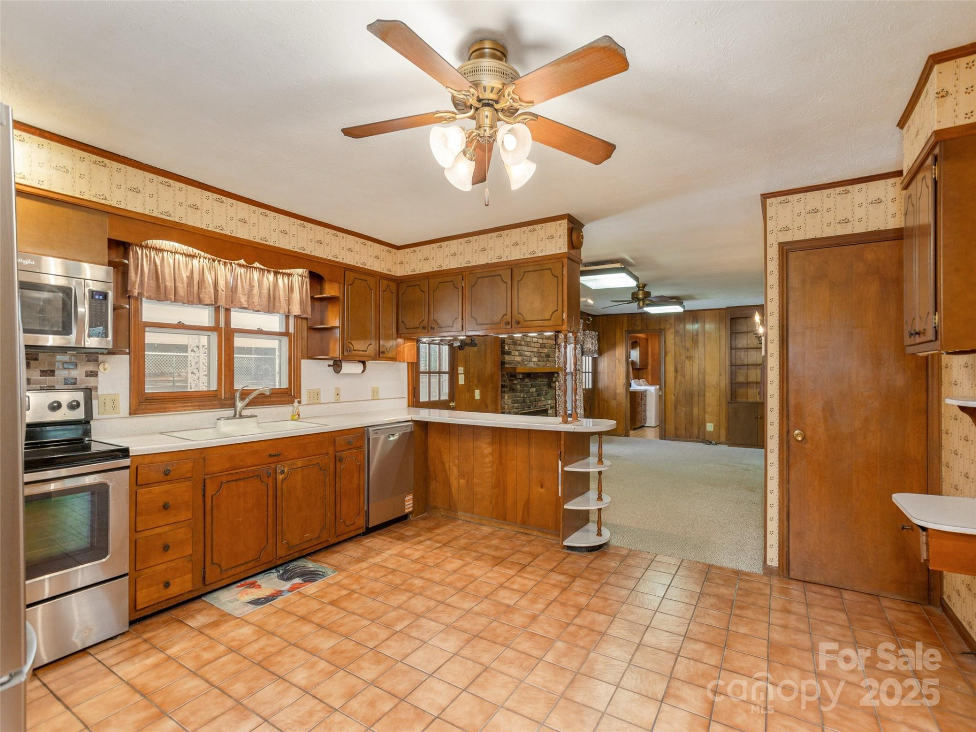 2640 Haywood Road - Photo 11
