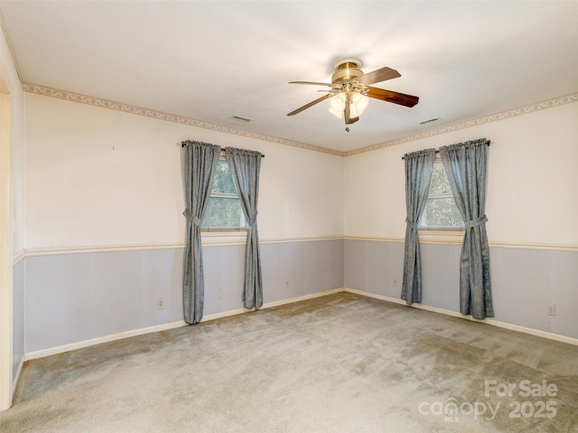 2640 Haywood Road - Photo 16