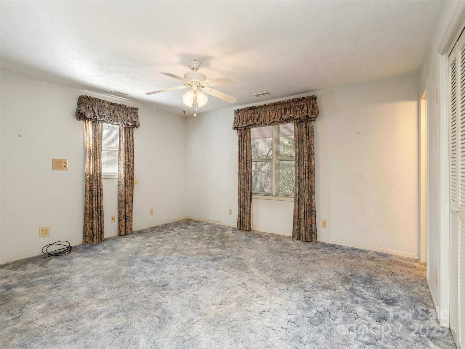 2640 Haywood Road - Photo 19
