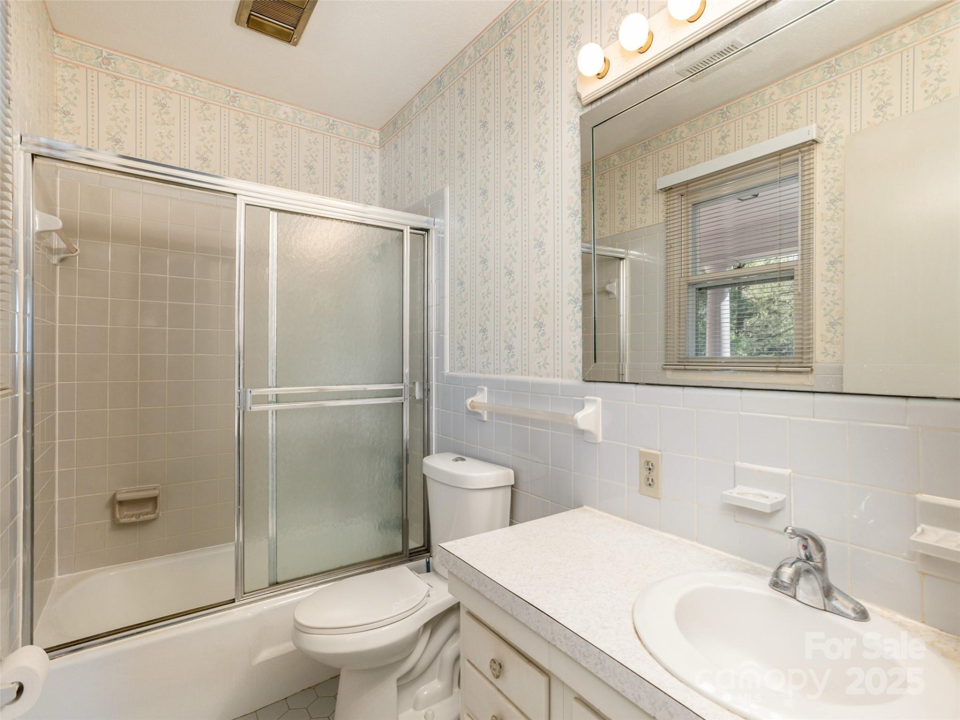2640 Haywood Road - Photo 21