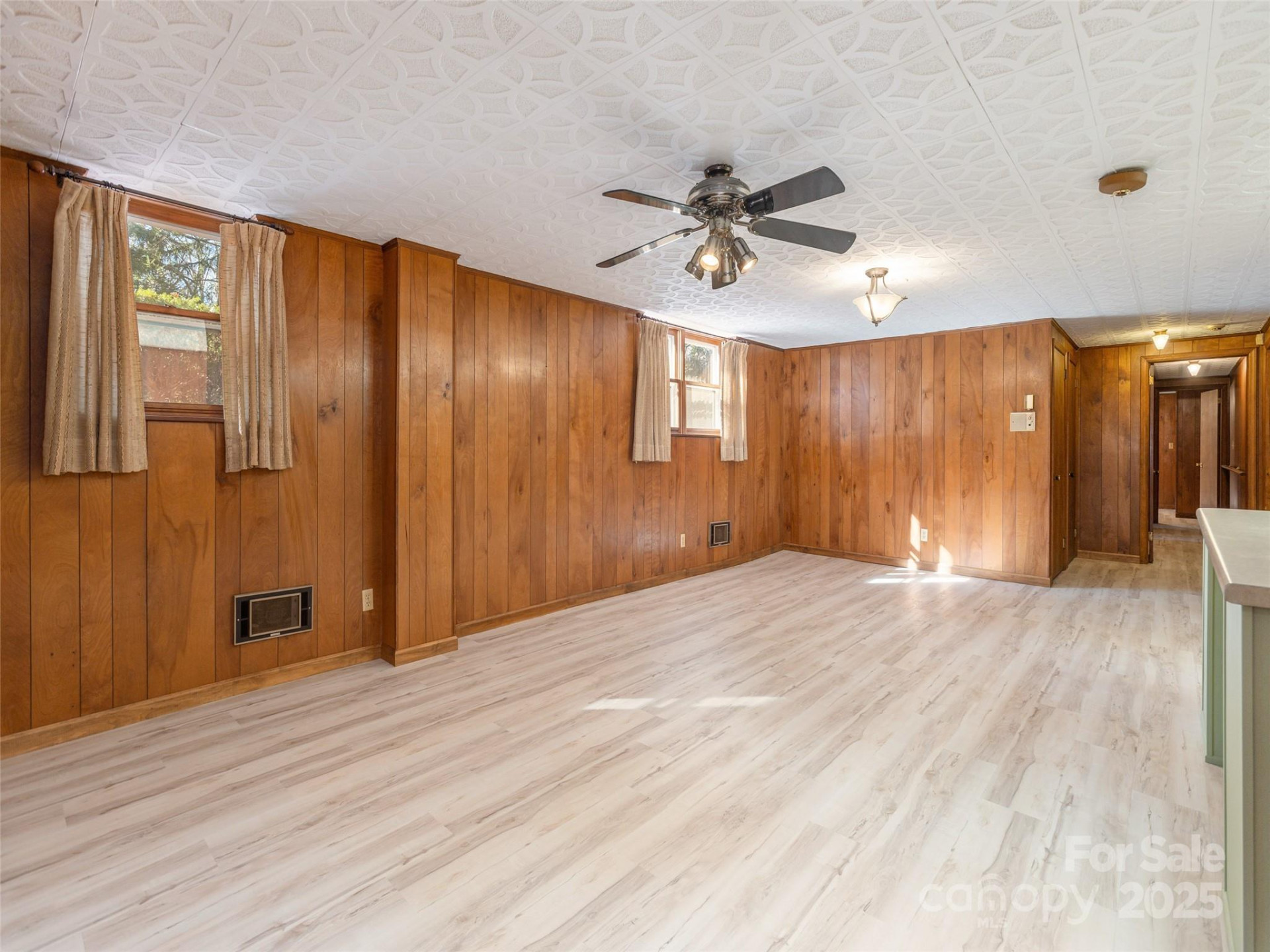 2640 Haywood Road - Photo 26