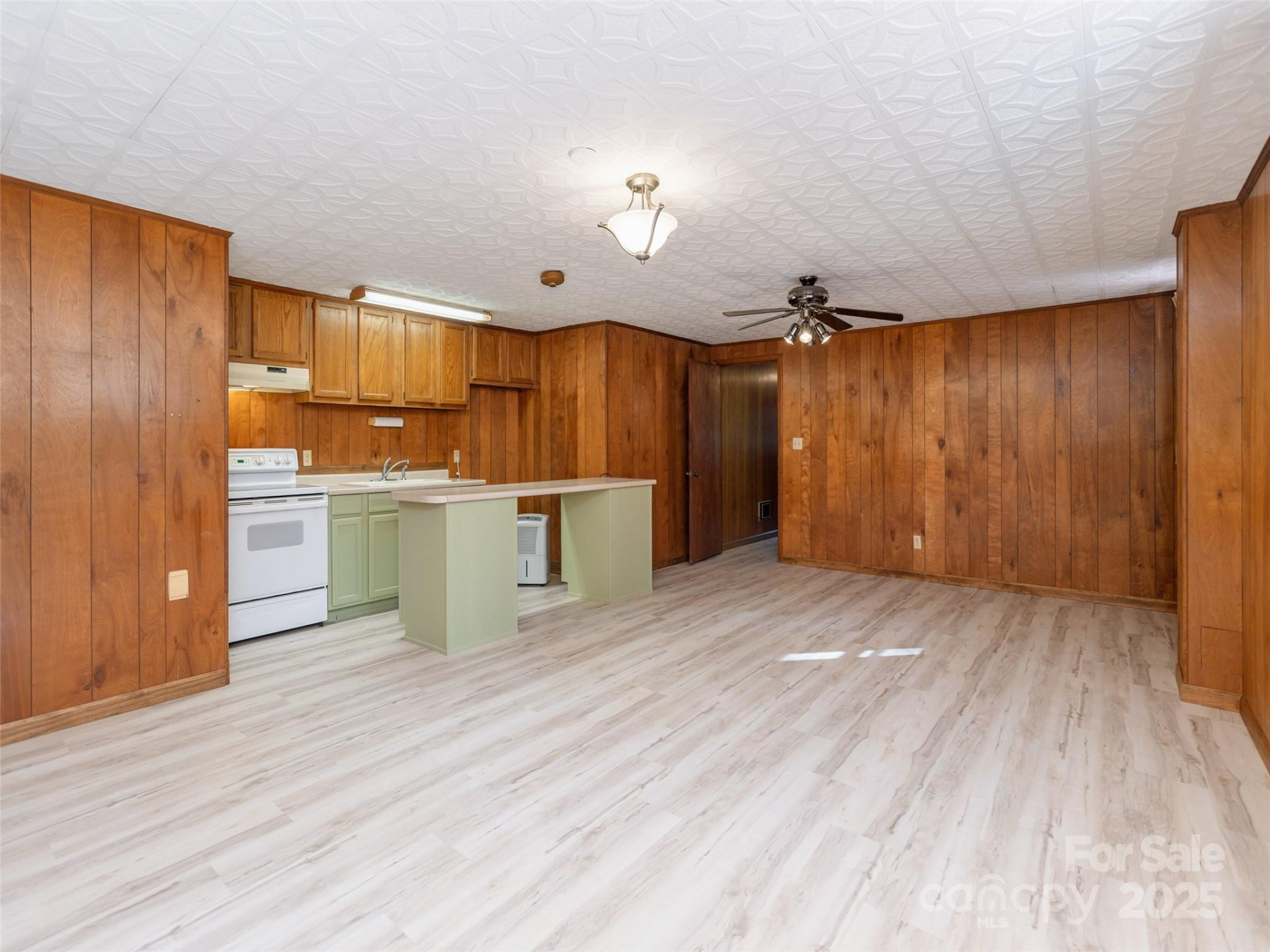 2640 Haywood Road - Photo 27