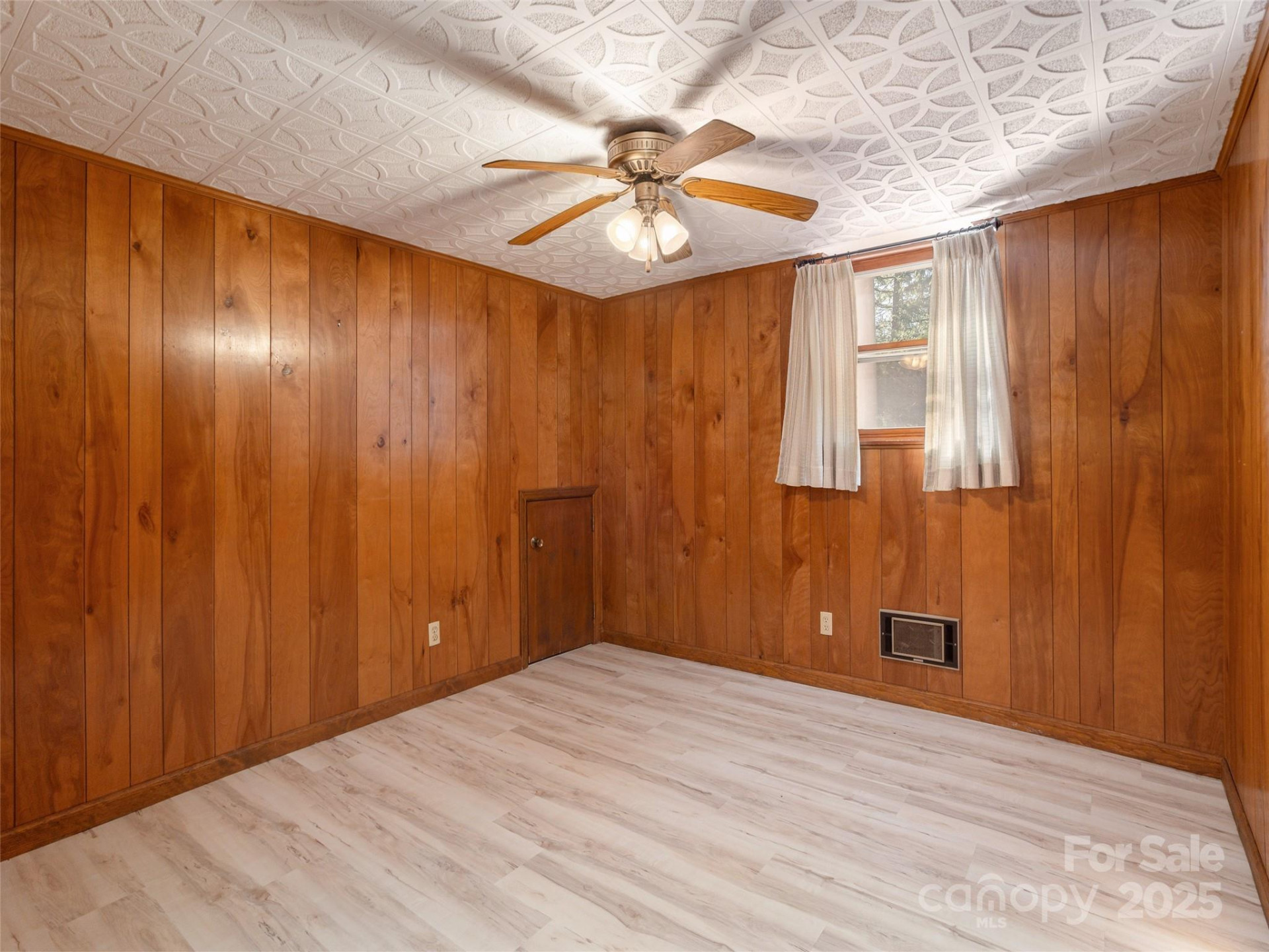 2640 Haywood Road - Photo 30