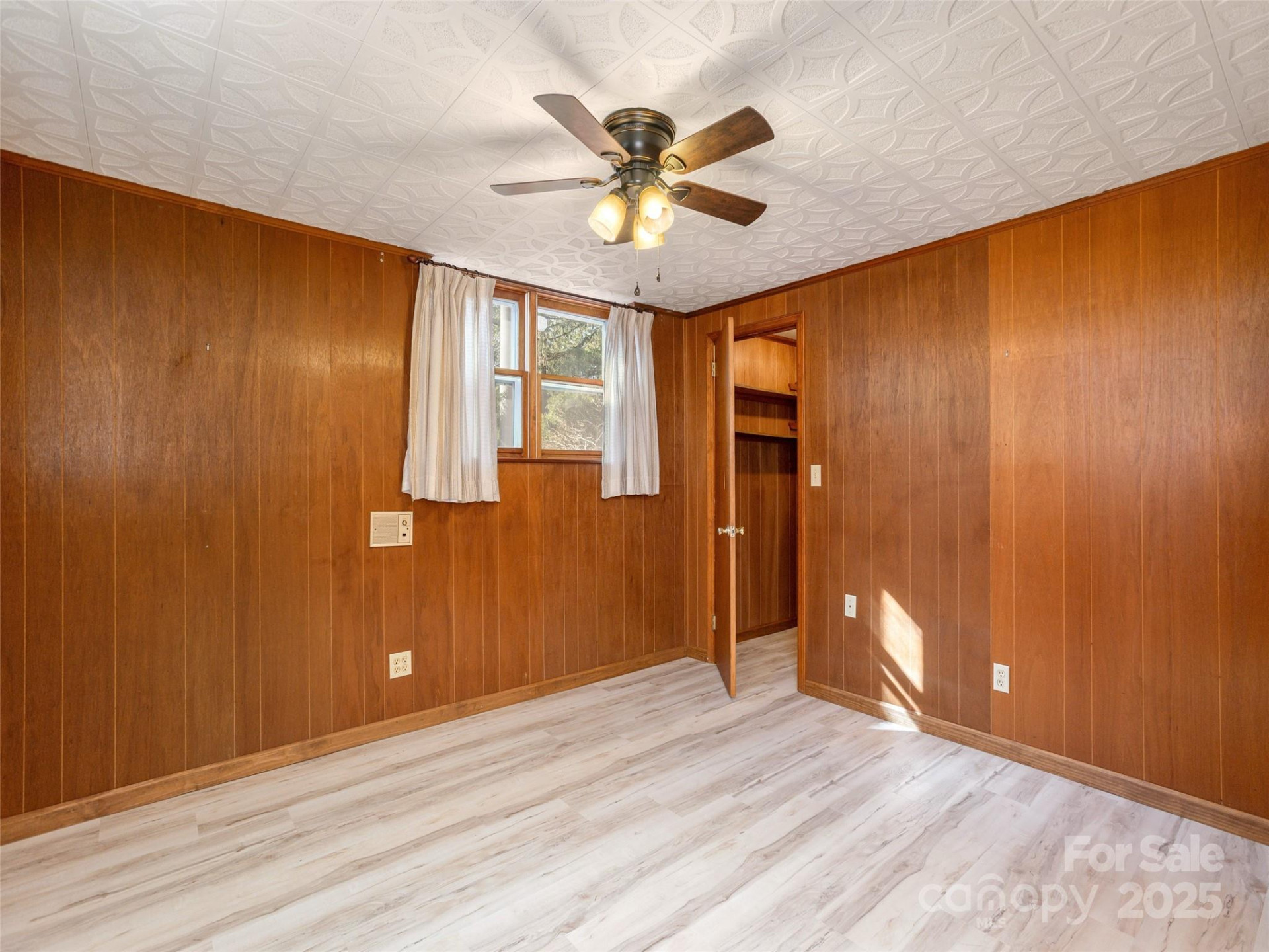 2640 Haywood Road - Photo 31
