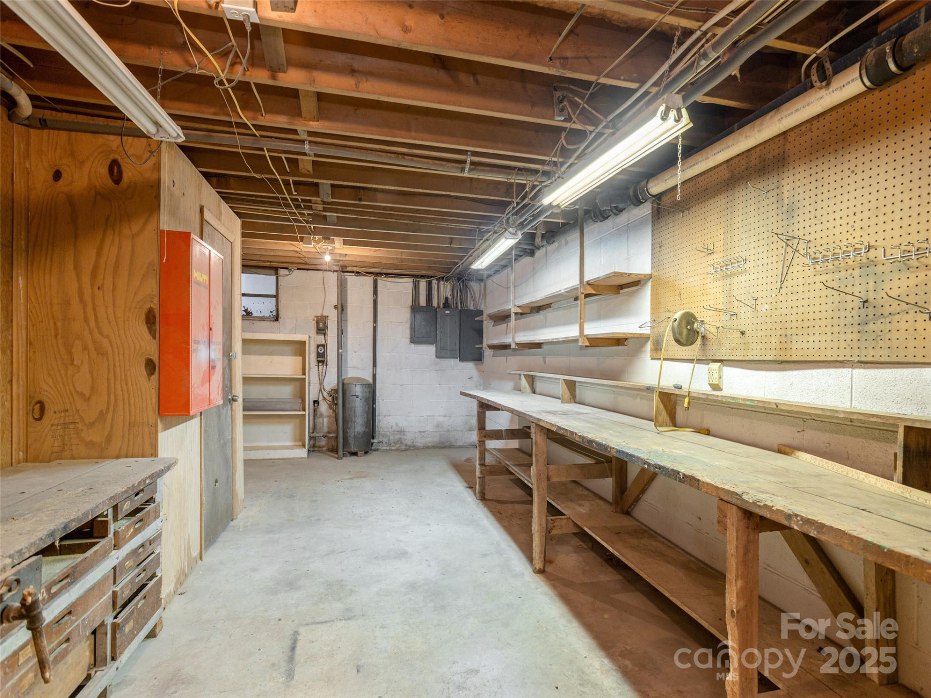 2640 Haywood Road - Photo 33