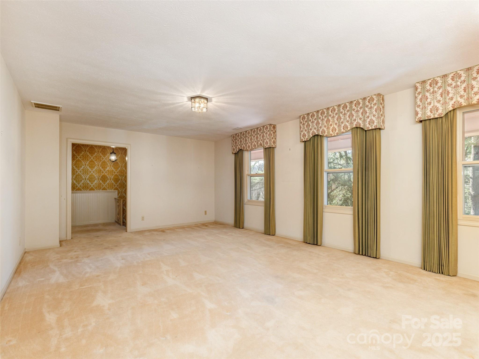 2640 Haywood Road - Photo 6