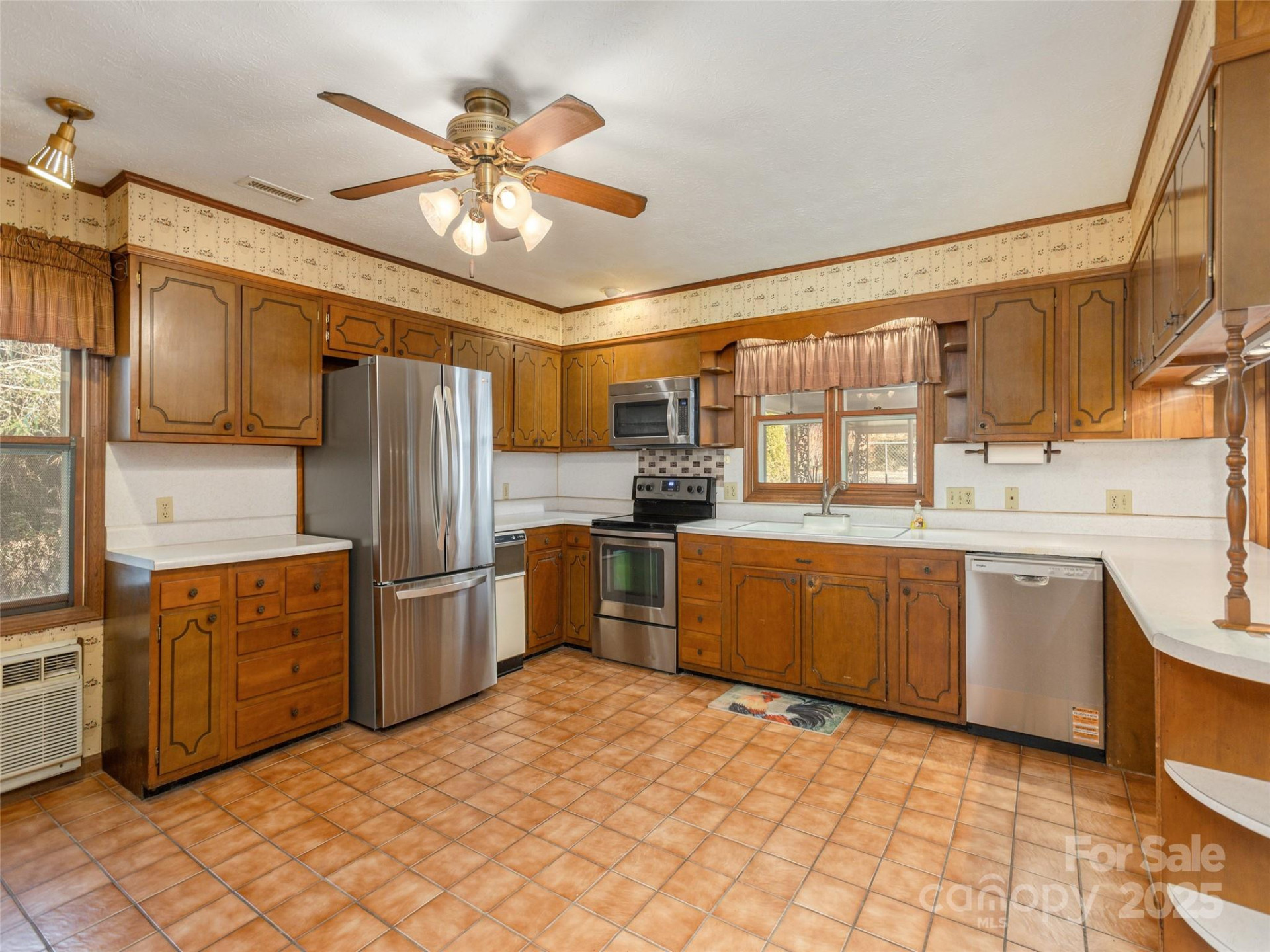 2640 Haywood Road - Photo 9