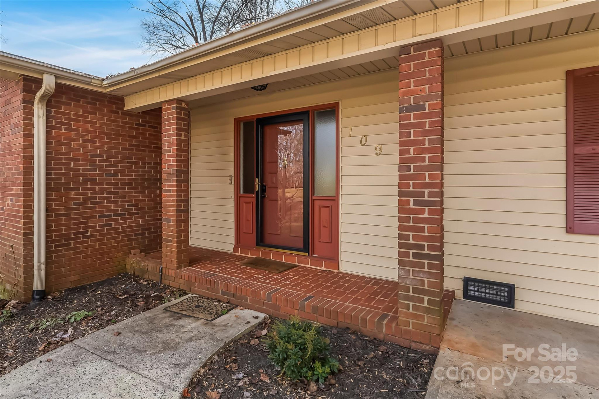 109 Dogwood Court - Photo 2