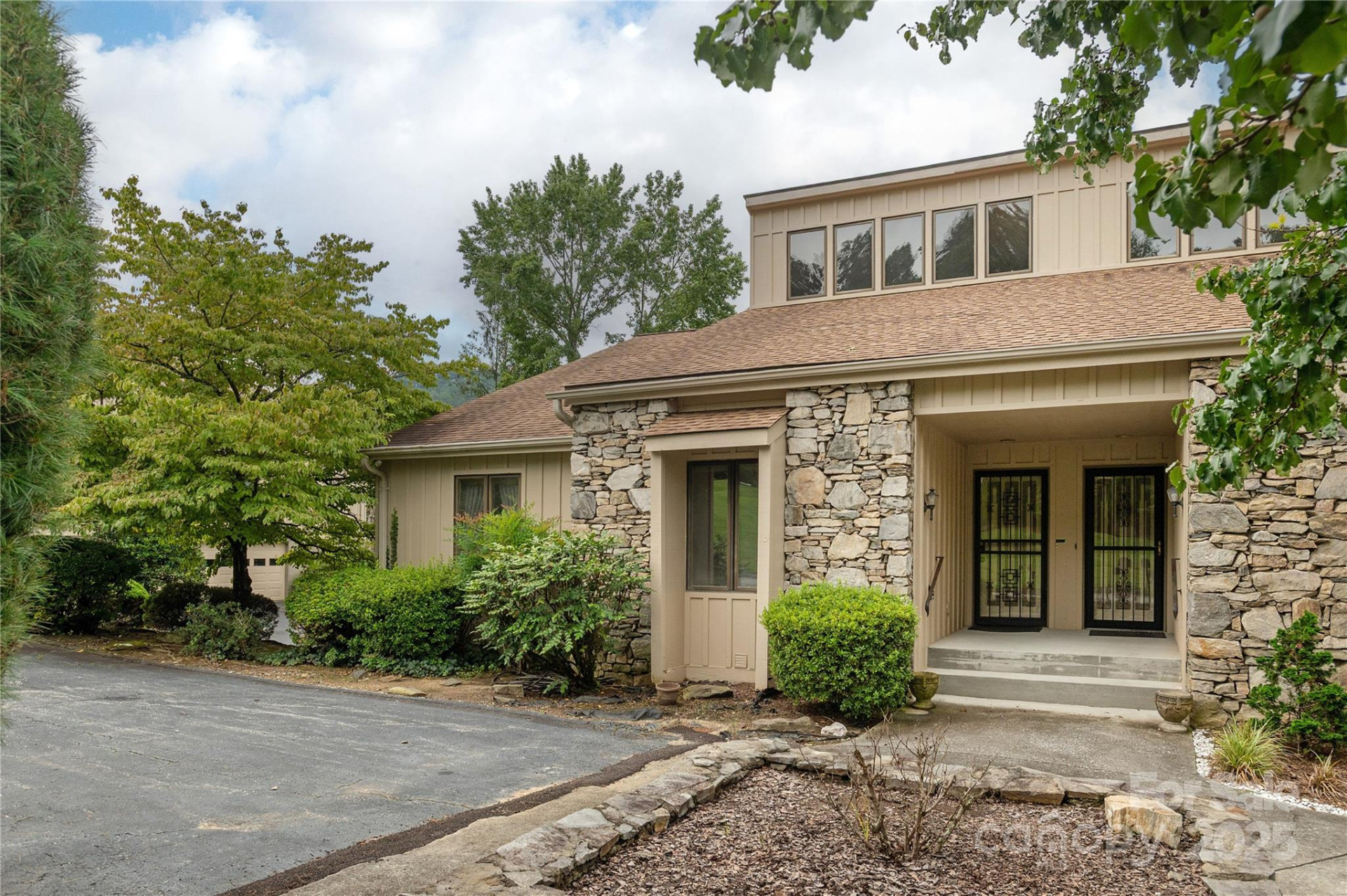 1 Westridge Court #Unit B - Photo 2