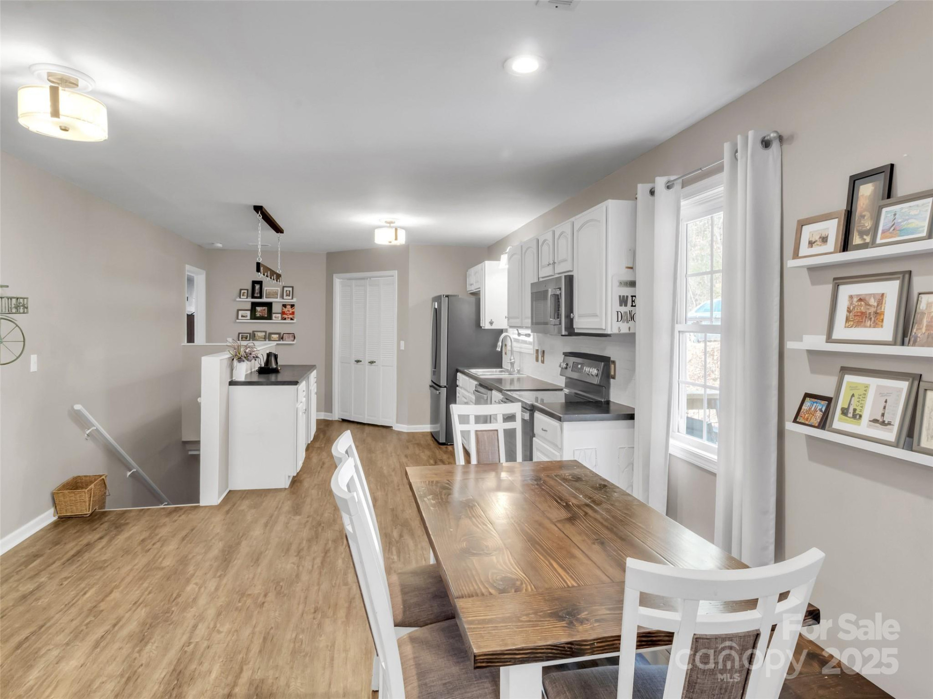 719 Pinewood Drive - Photo 7