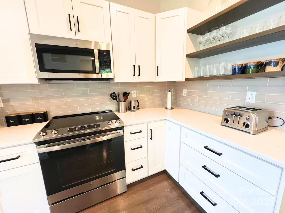 1057 Riverside Drive - Photo 11