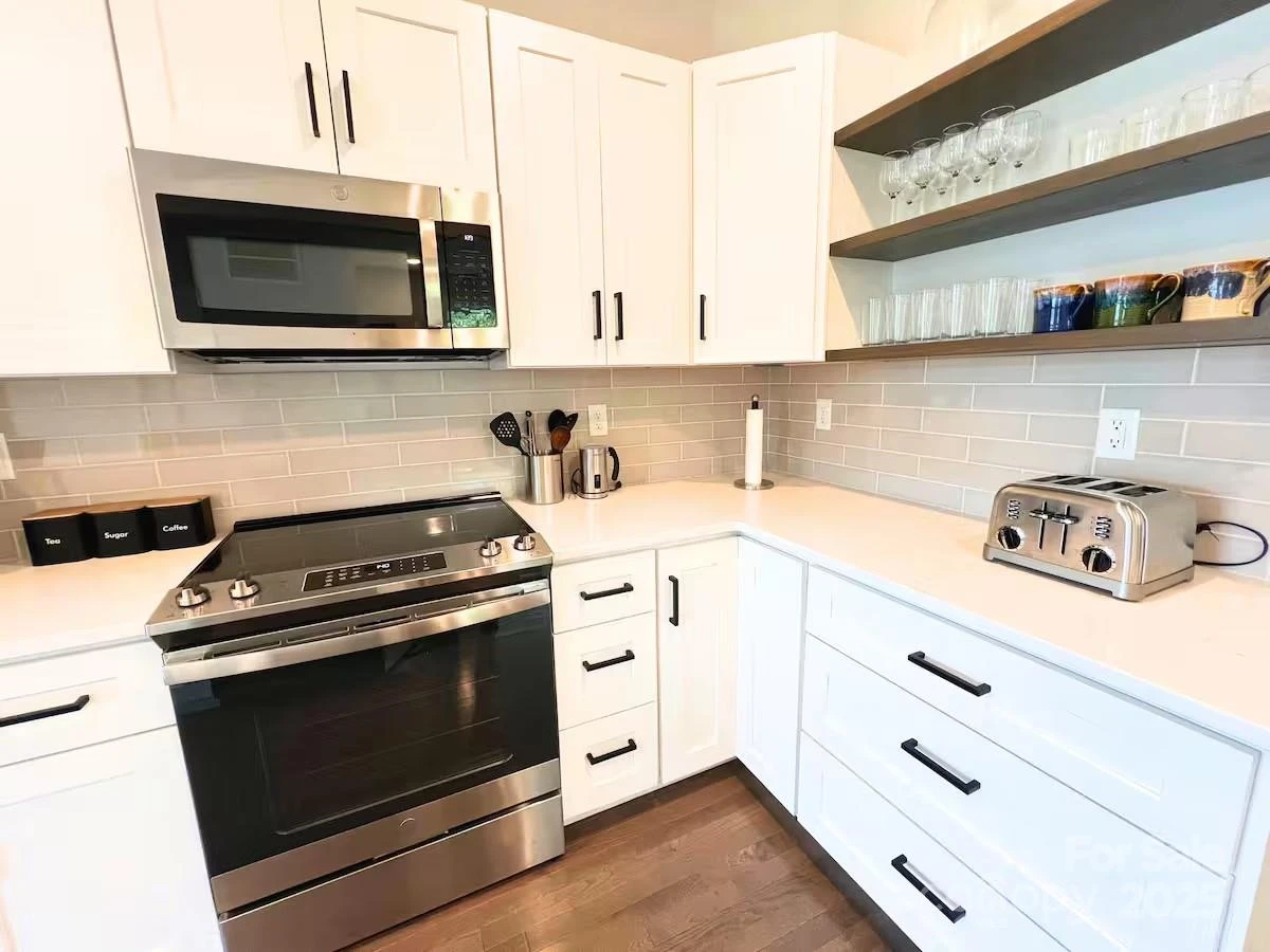 1057 Riverside Drive - Photo 11