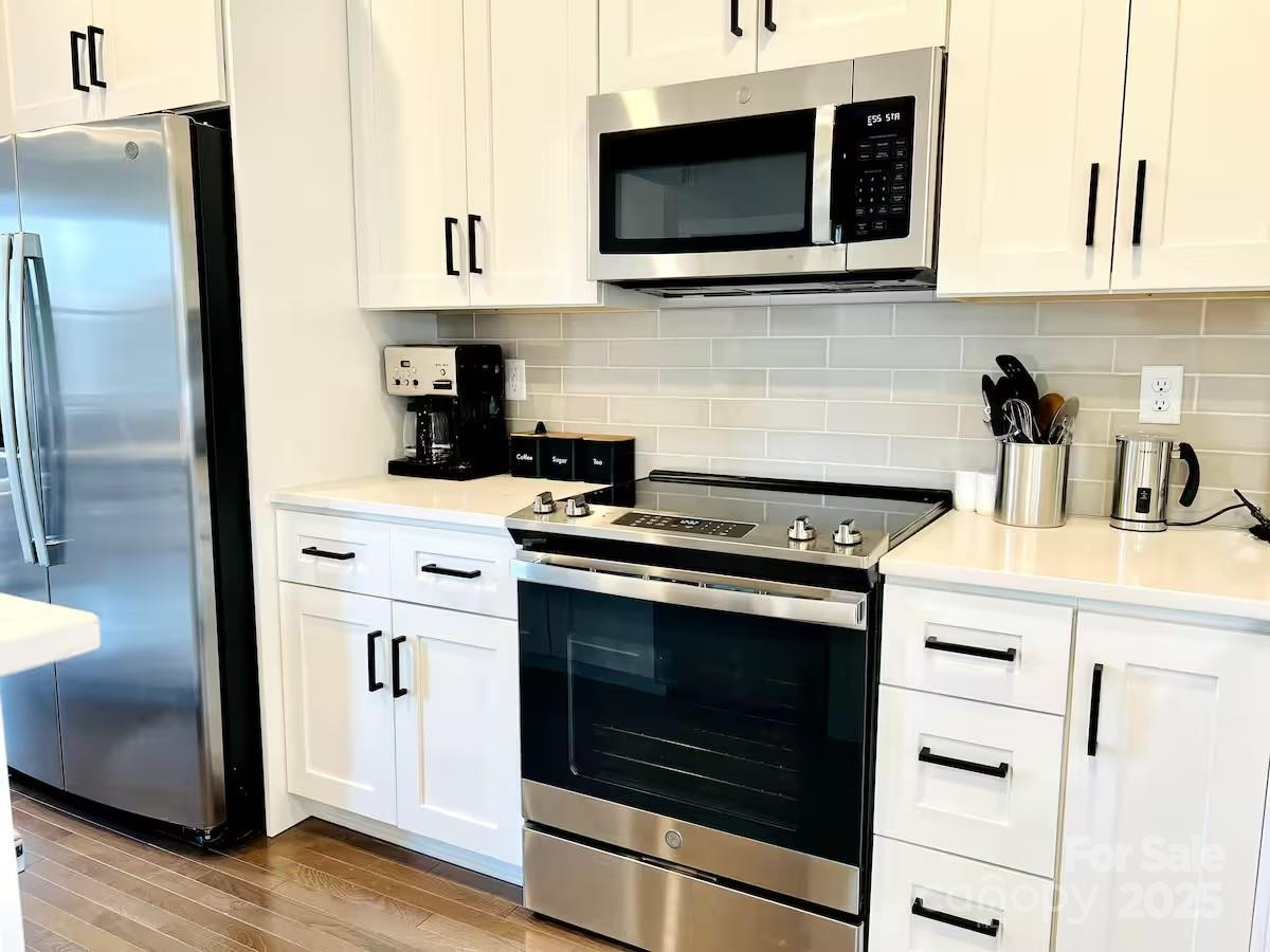 1057 Riverside Drive - Photo 12