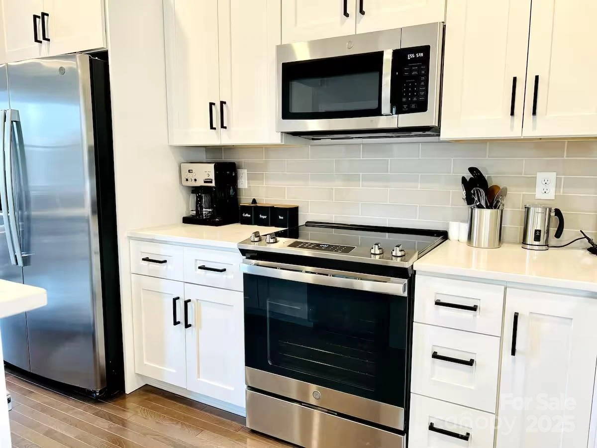 1057 Riverside Drive - Photo 12