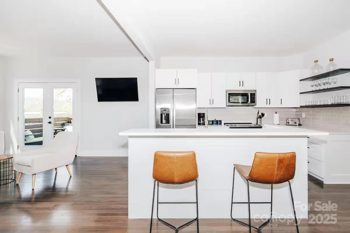 1057 Riverside Drive - Photo 15
