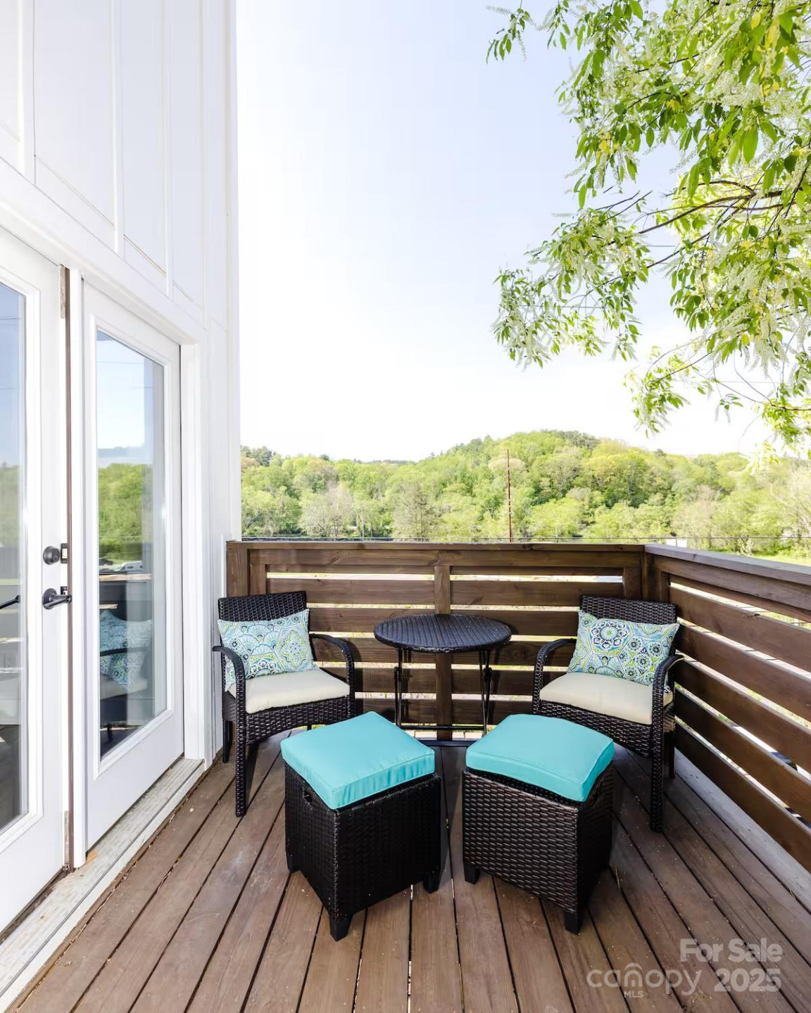 1057 Riverside Drive - Photo 3