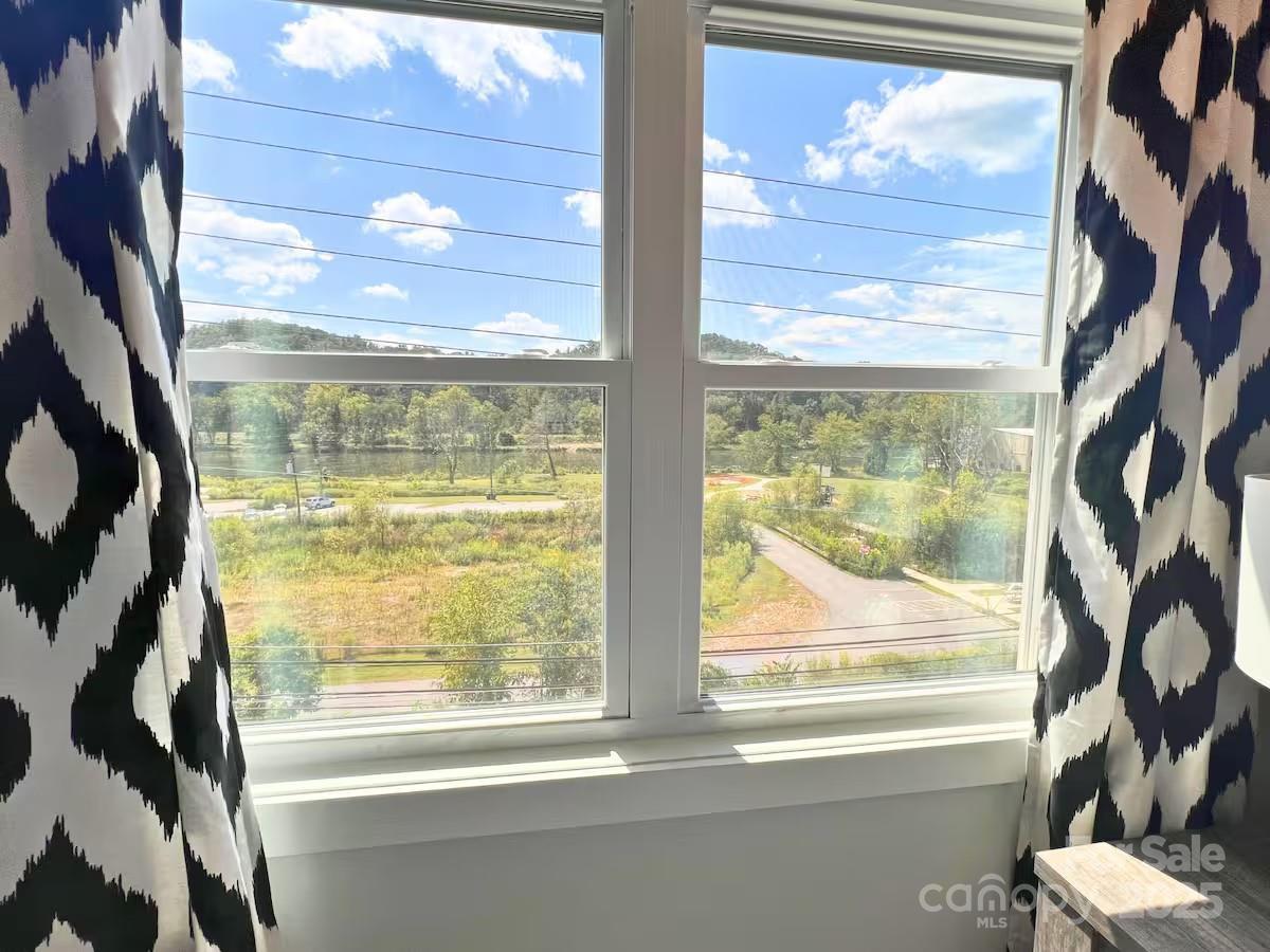 1057 Riverside Drive - Photo 23