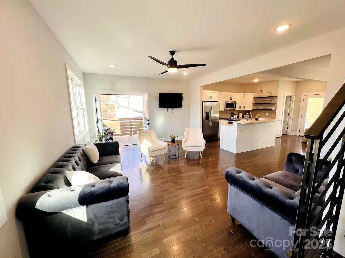 1057 Riverside Drive - Photo 6