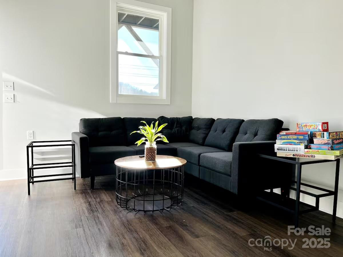 1061 Riverside Drive - Photo 16