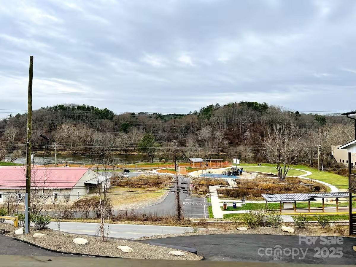 1061 Riverside Drive - Photo 40