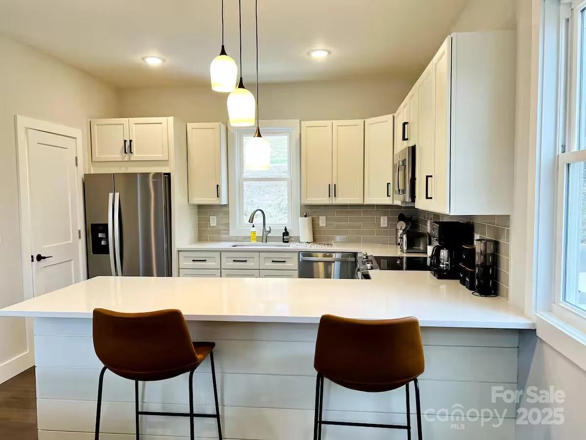 1061 Riverside Drive - Photo 7