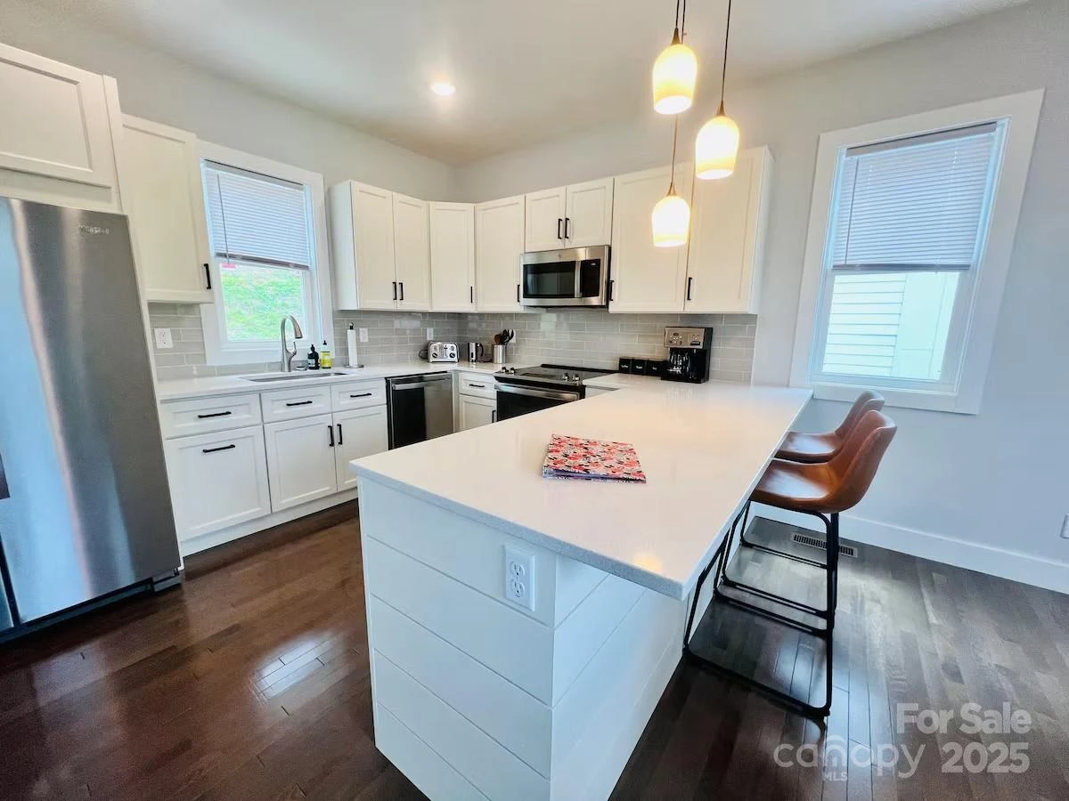 1061 Riverside Drive - Photo 8