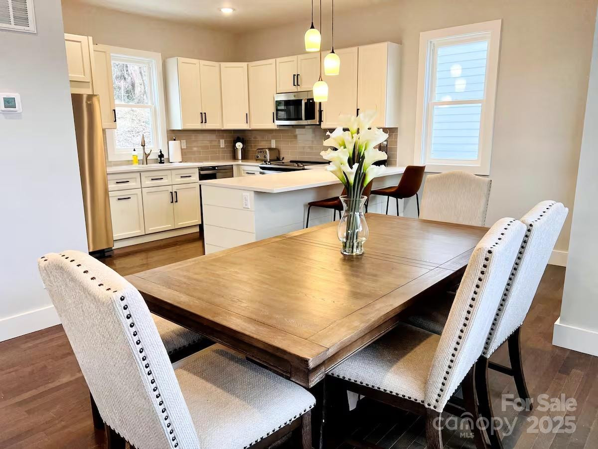 1061 Riverside Drive - Photo 9