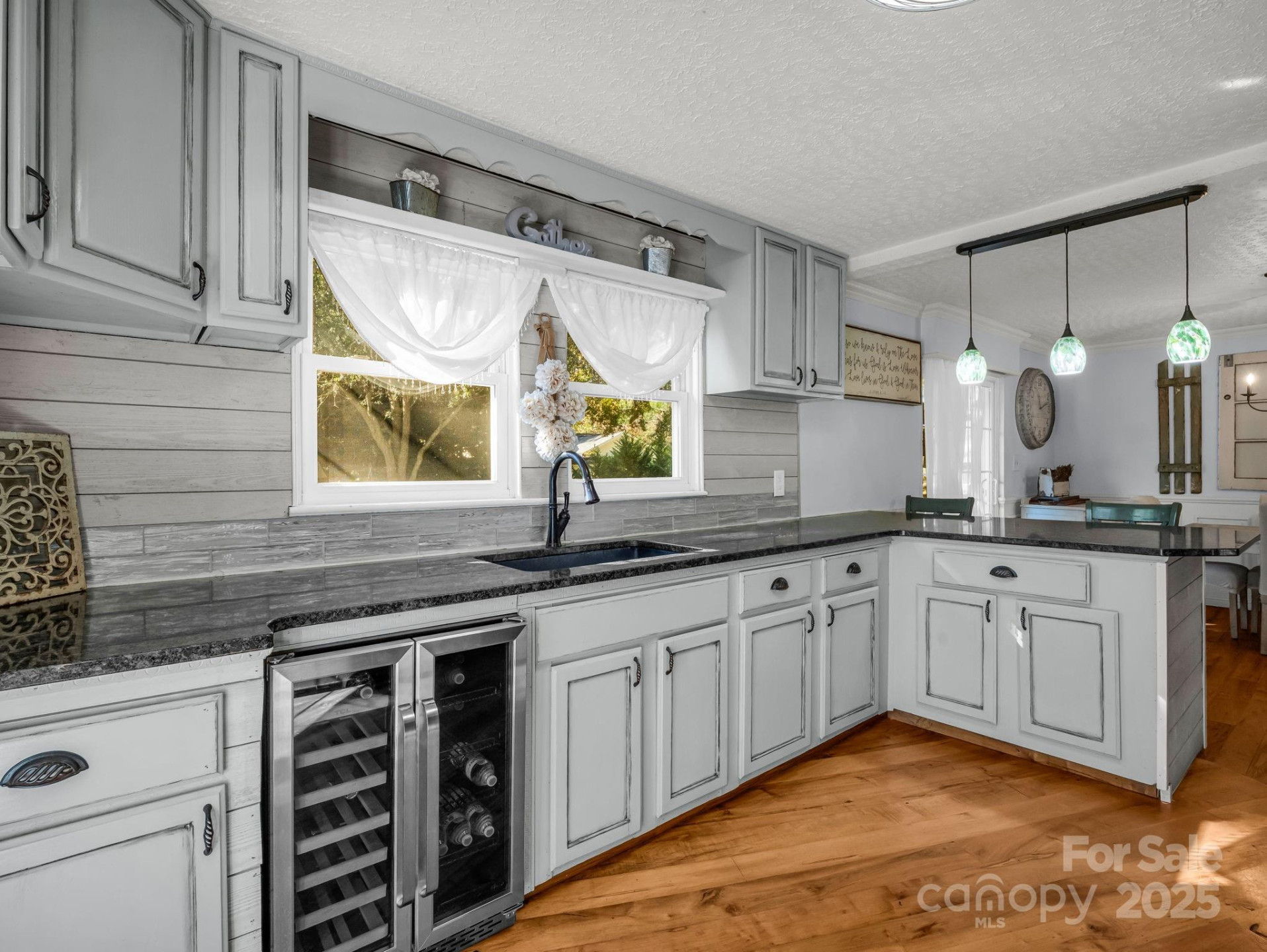 187 High Road - Photo 3