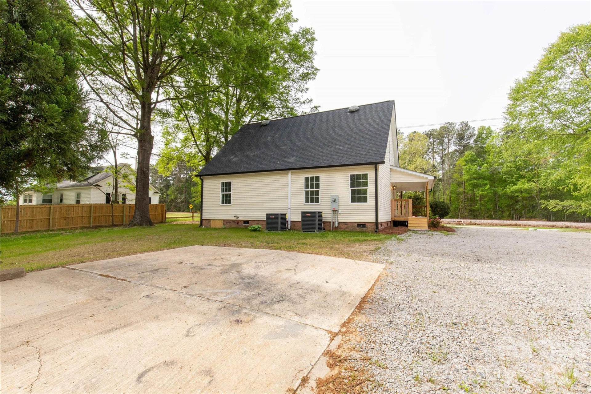2425 Kershaw Camden Highway - Photo 28