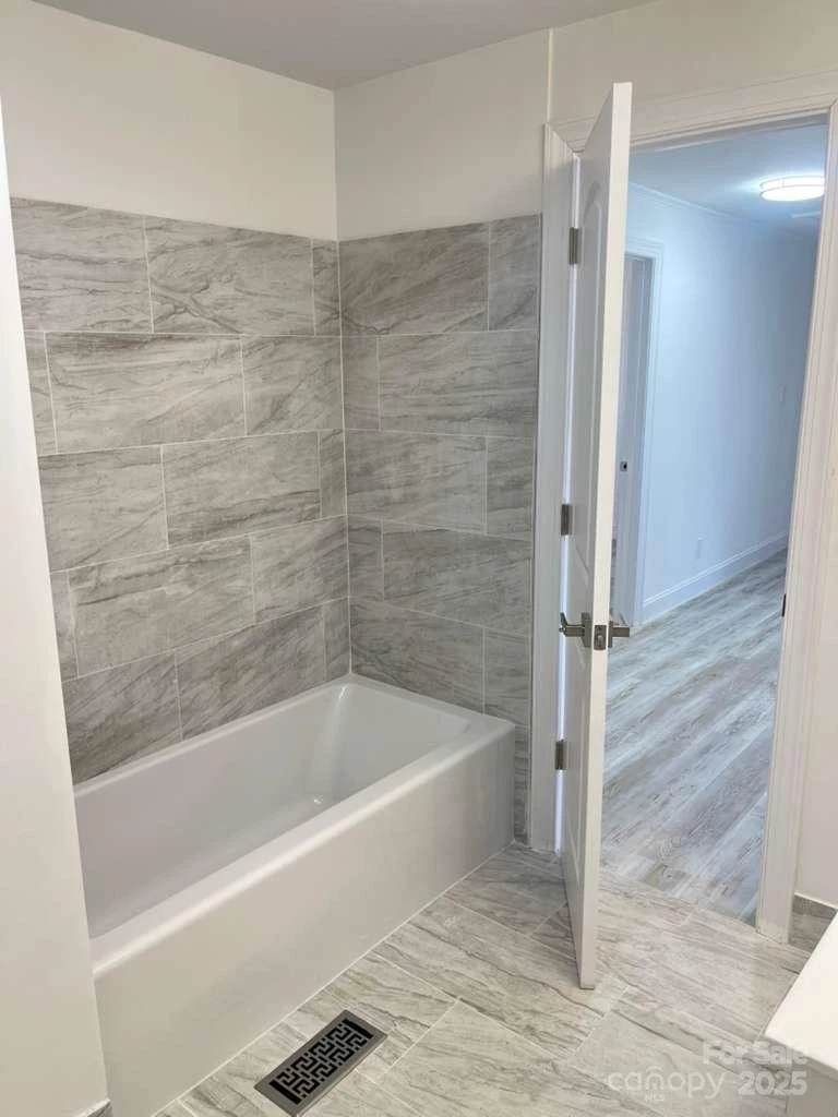 1073 Springdale Drive - Photo 15