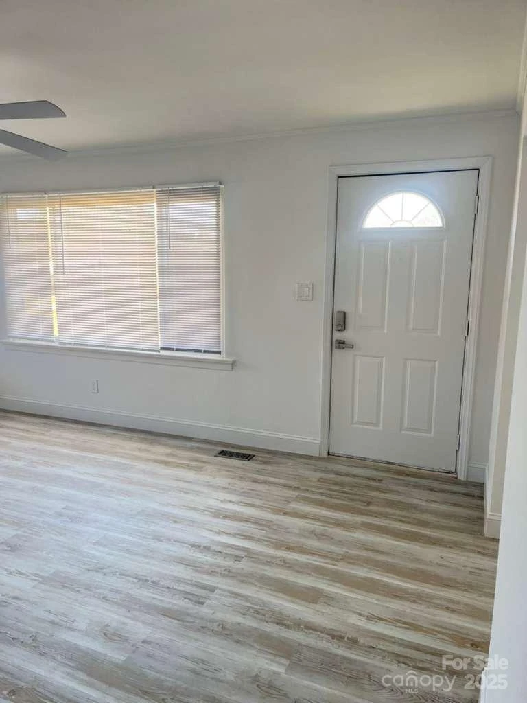 1073 Springdale Drive - Photo 3